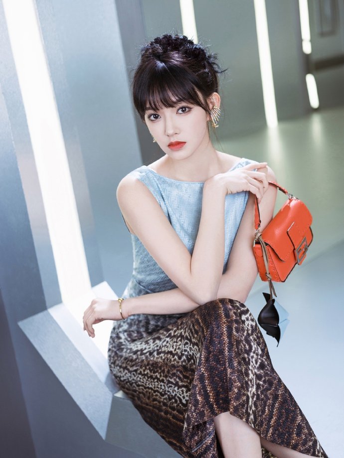 药屋少女的呢喃 封面